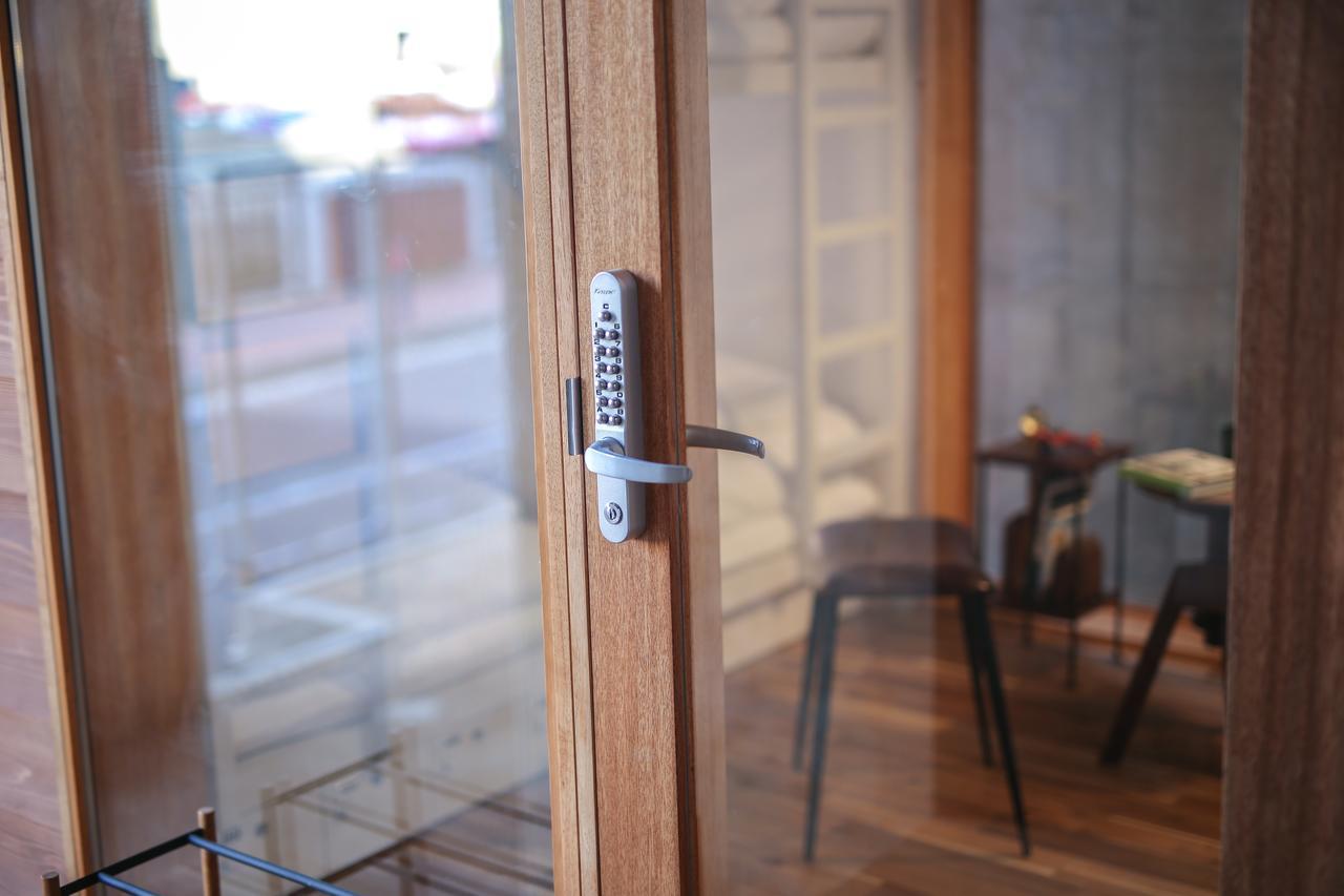 Tinys Yokohama Hinodecho Hostel Exterior photo